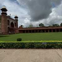 Royalty of Taj Mahal & Fatehpur Sikri