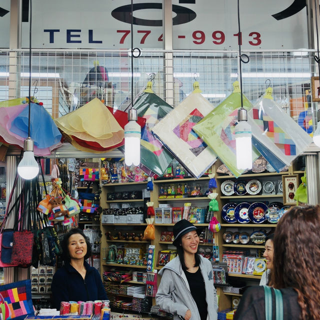 Souvenirs Heaven: My Shopping Adventure at Namdaemun Market!