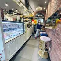 Chill Bliss: Fontaine Ice Cream at Wukang Lu Shanghai 🇨🇳