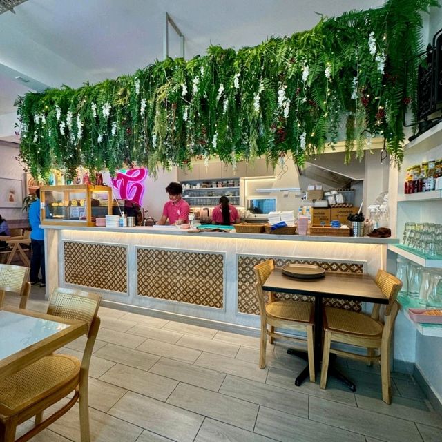 Great Spot with Mouth-Watering Dishes !