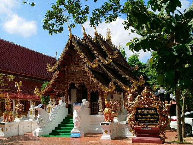 พาคุณพ่อมาไหว้พระทำบุญ..วัดพระสิงห์