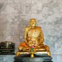 เที่ยววัดหนังราชวรวิหาร สักการะหลวงปู่เอี่ยม