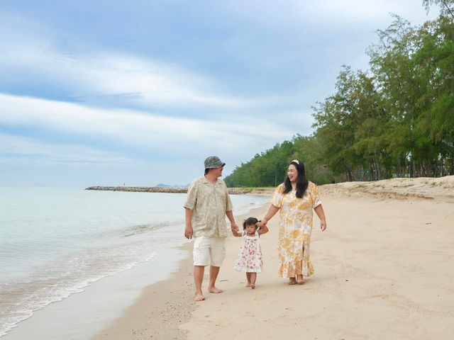 Emmarin Villa เป็นLuxury Pool Villa อยู่หาดแสงอรุณ