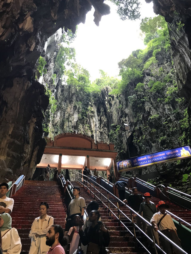 マレーシアのバトゥ洞窟に行ってみた‼︎