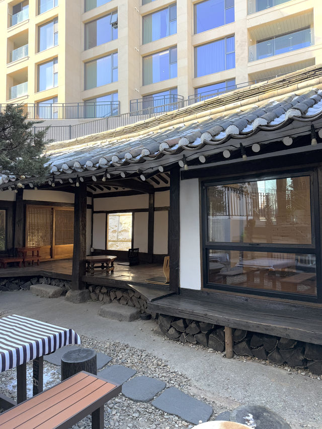 한옥 분위기에서 실내데이트!