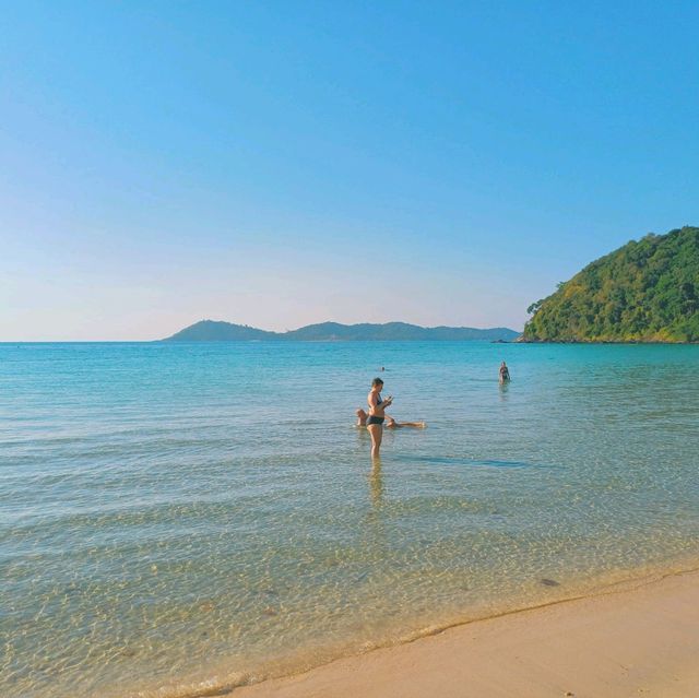 泰國沙美島非常漂亮的海灘景點:Ao prao beach，適合拍照📸打卡游泳