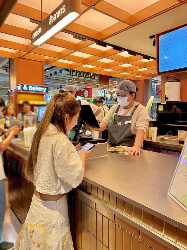 ชาผลไม้ตัวดัง Naixue Tea & Bakery