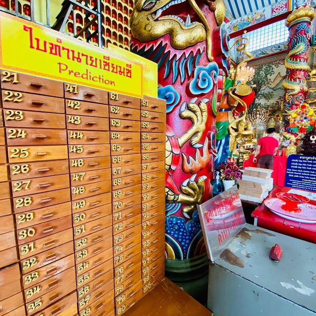 ตรุษจีนกราบขอพรเจ้าแม่กวนอิม เสริมมงคลชีวิต