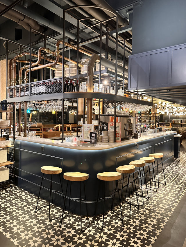 Ibis Hotel Amsterdam Central: The Perfect Stay for Young Travelers