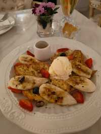 A Fairytale Café for a Solo Escape