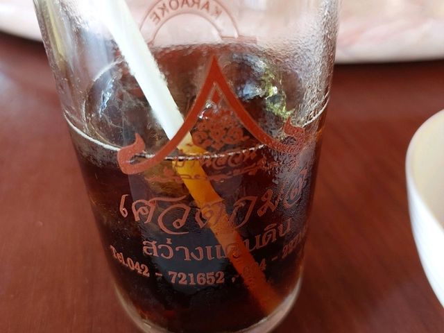ทานอาหารเที่ยงมที่บ้านสวนเศวตกมล
