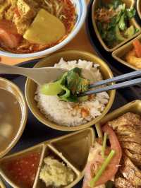 This Vegetarian Chicken Rice is So Realistic, You Won’t Believe It’s Meat-Free