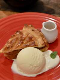 Delicious Apple Pie in Aoyama: GRANNY SMITH APPLE PIE & COFFEE