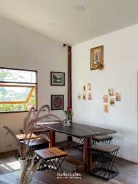 OASIS – บ้านไม้ริมนาข้าวนาเกลือ ที่เพชรบุรี