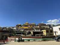 Yunnan’s largest Tibetan Buddhist monastery