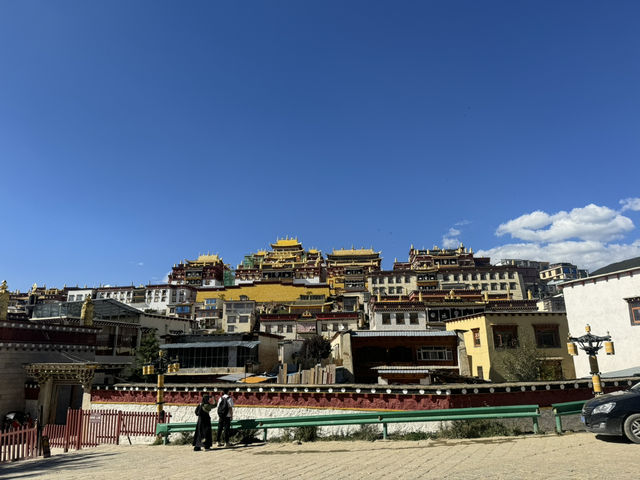 Yunnan’s largest Tibetan Buddhist monastery