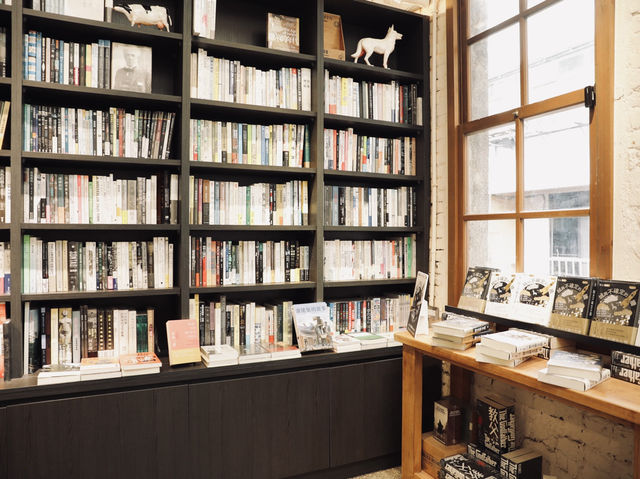 浮光書店 | 隱藏在70年老宅的文青秘境秘境書店 