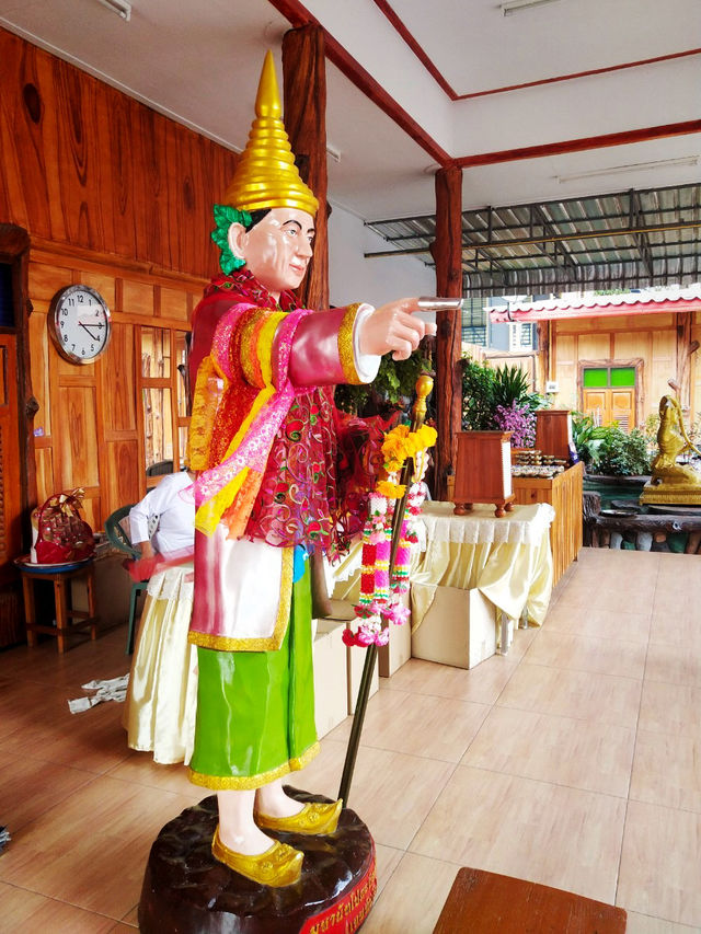 วัดบางพลีใหญ่กลาง บางพลี