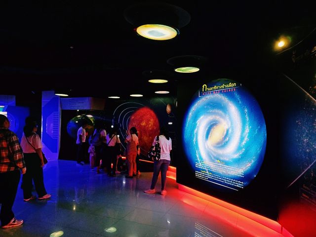 泰國曼谷素坤逸區科學中心天文館商場影院一日遊行程，親子遊行程