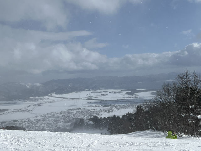 หนีร้อนไปเล่นสโนบอร์ดที่ Inwashiro Snow Paradise