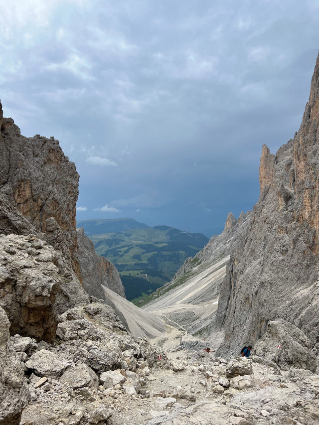 กระเช้าลับในเทือกเขา Dolomite Italy 