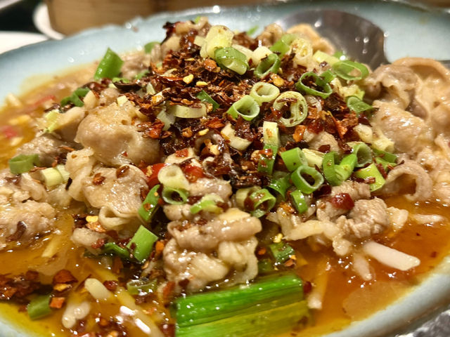 高雄福華大飯店（珍珠坊）重新裝潢過富麗堂皇.美食非吃不可