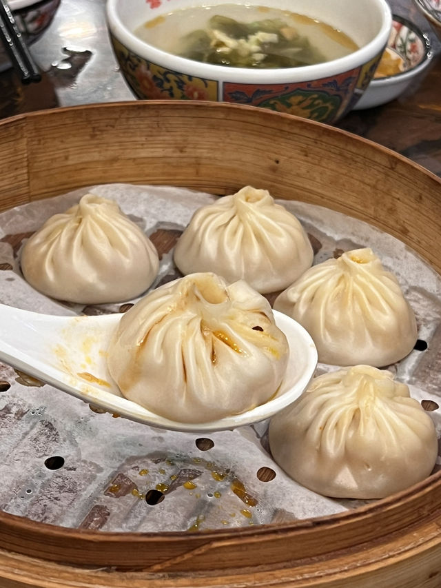 A Bowl of Shanghai’s Finest 🦀🍜— Indulging in ZhuangShiLongXing’s Legendary Crab Noodles!”