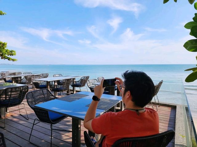 เที่ยวระยอง หาดสงบ คนน้อย พักที่นี่ Aksorn Rayong