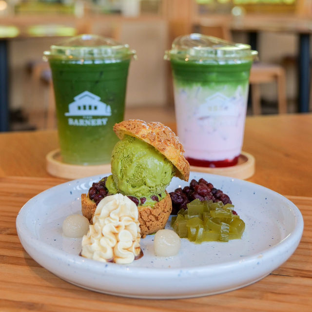 🌳☕️ คาเฟ่ไม้สไตล์โรงนาโมเดิร์น The Barnery สระบุรี