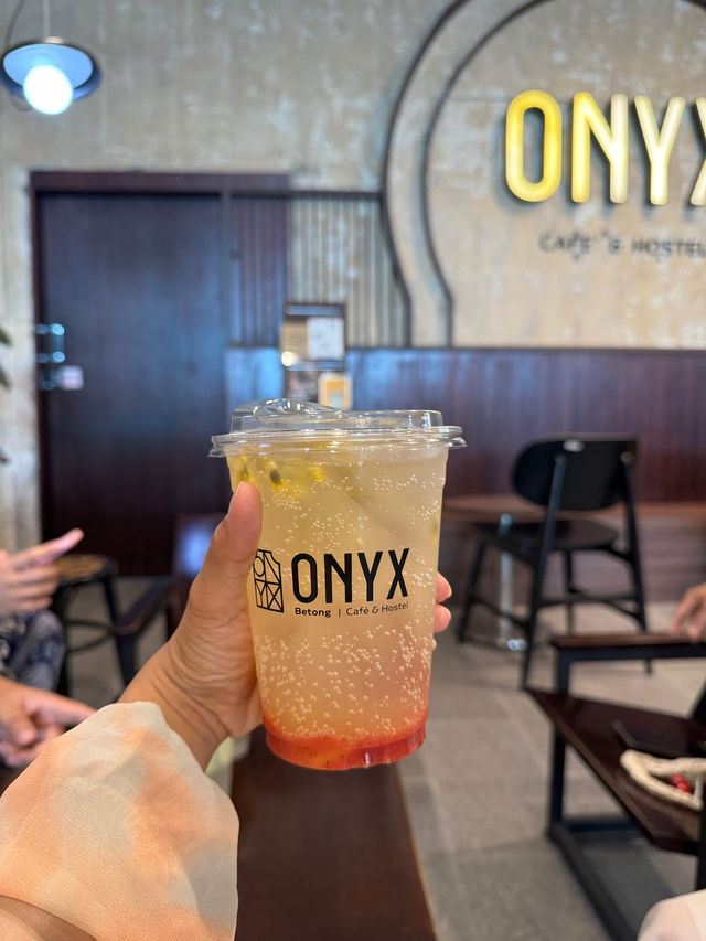 ONYX cafe Betong คาเฟ่ชิคๆที่เบตง