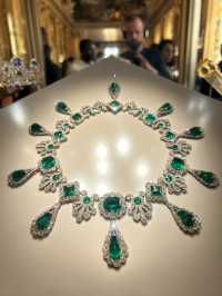 世界最大級の芸術の殿堂。パリ・ルーブル美術館