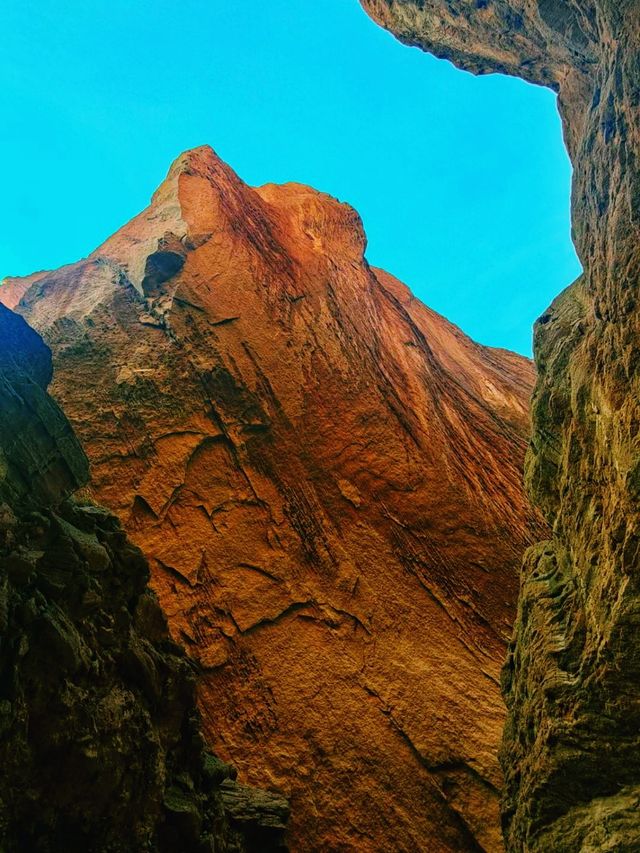 中國新疆阿克蘇著名景點：天山神秘大峽谷，適合打卡拍照📸