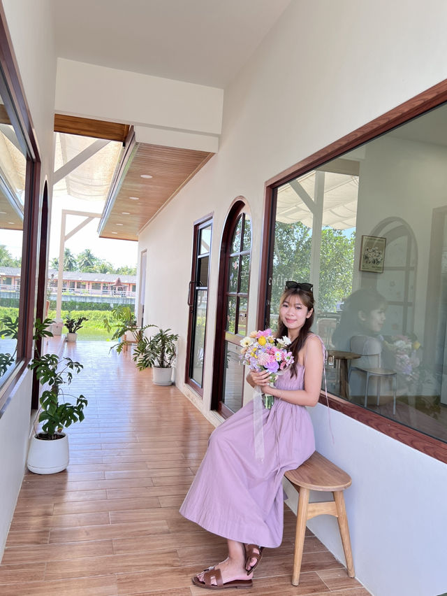 Hidden by the River: Authentic Thai Food That Hits All the Right Notes!