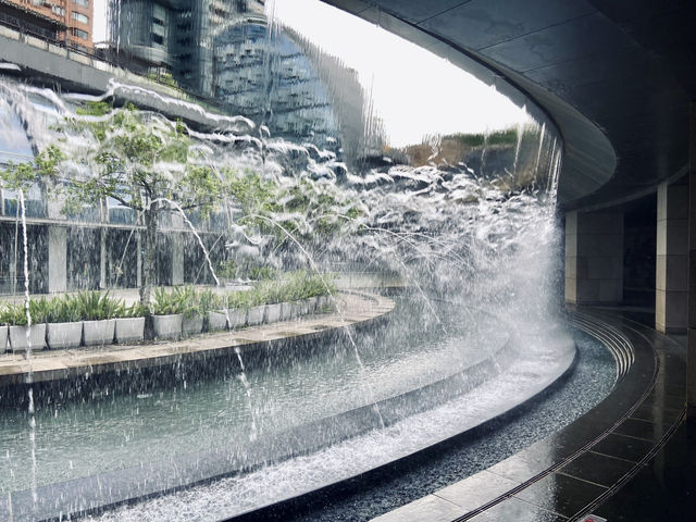 城市裡的浪漫驚喜｜大安森林公園站水舞秀