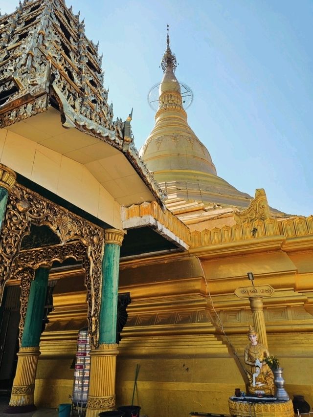 วัดพระเขี้ยวแก้ว ในเมืองเมียวดี ประเทศพม่า