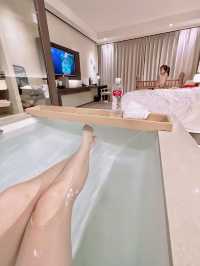 台南大員皇冠假日酒店「豪華河景陽台房」河水流進海裡的景象 晚上因為河床無光害 星空超美