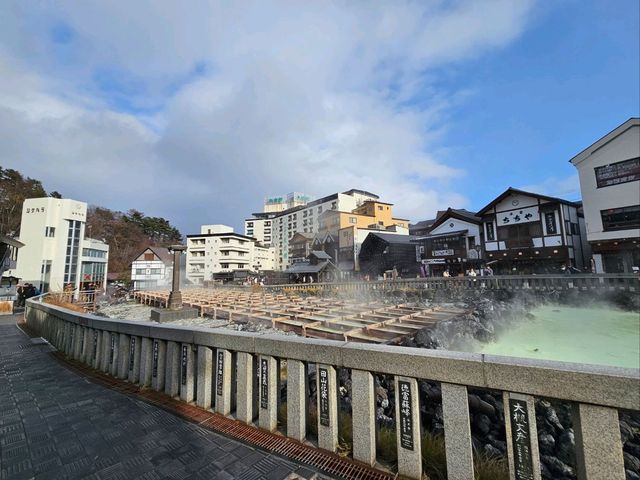 ไป Kusatsu ออนเซ็นอันดับหนึ่งของญี่ปุ่น