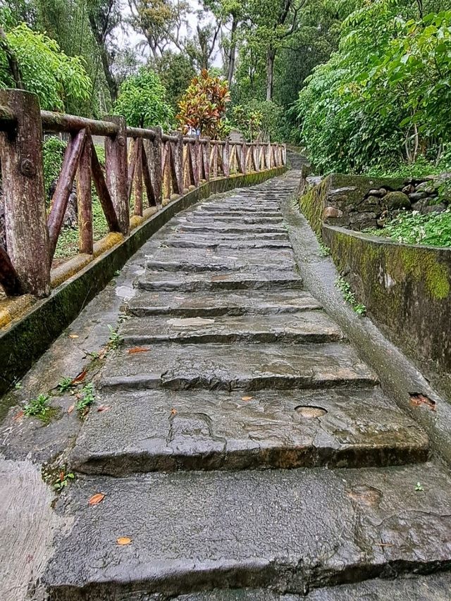 造訪忠義山步道，順遊北投行天宮