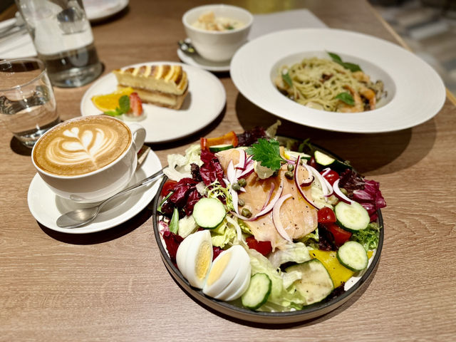 高雄夢時代（藍鯨館）6樓意大利餐廳（BELLINI Pasta )美食餐值得推薦大家