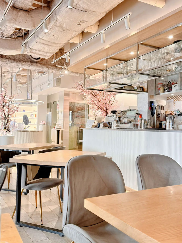 【銀座】穴場カフェ☕️ AMPLEUR LOUNGE