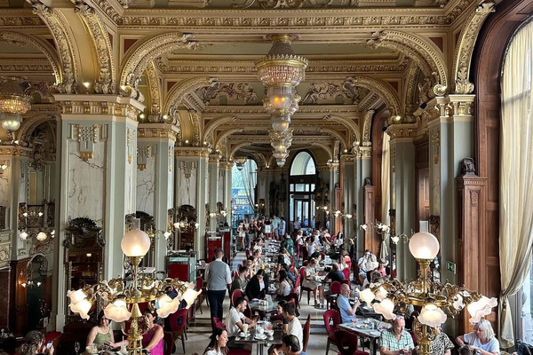 Budapest cafe