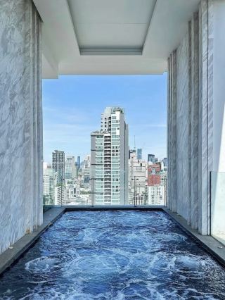 Bangkok Hotel | Stunning High-Rise Infinity Pool 🫧🫧