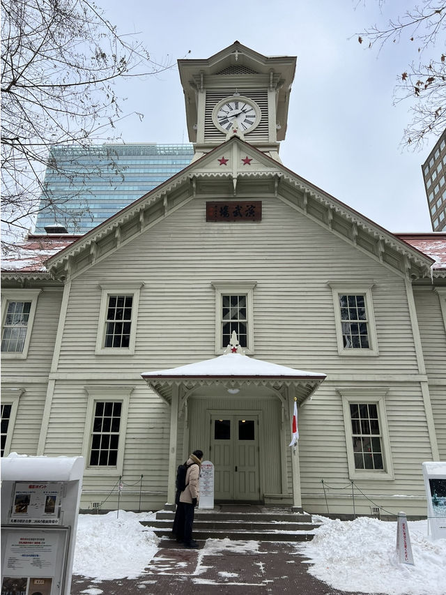 A Snowy Day in Sapporo – Cold Hands, Warm Food & Sweet Finds☃️