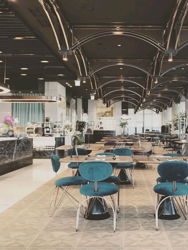 🌉 Lavalse Hotel Busan: Where City Lights Meet Ocean Sights 🌊✨