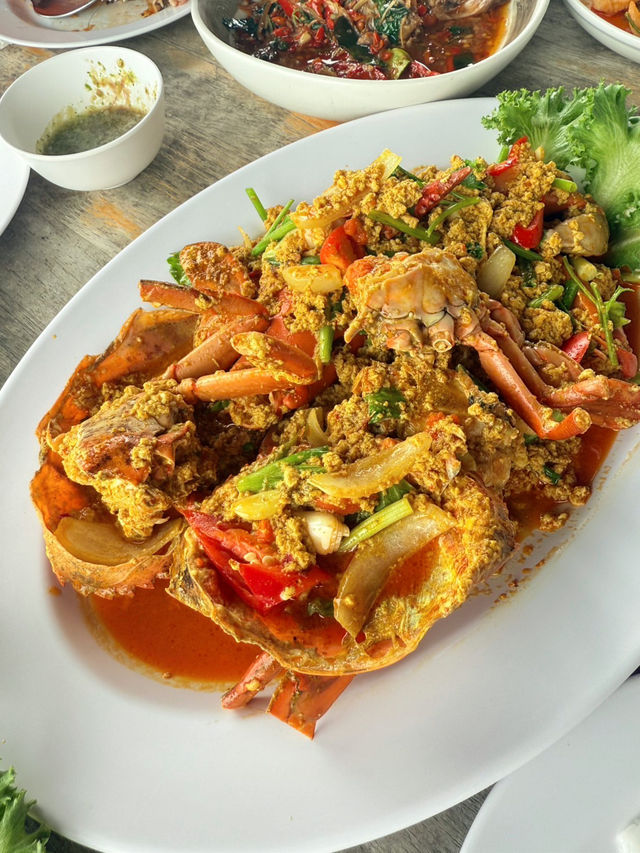 อาหารทะเลสด อร่อย ต้องร้านลมพันท้าย สมุทรสาคร