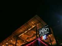 บนชั้นดาดฟ้า Rooftop Bistro บ้านฉาง