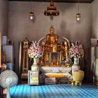 สักการะพระพุทธมงคลศรีสุโขทัย พระเนื้อทองคำ