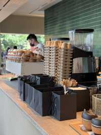 Desserts like an art piece in Taikoo Li