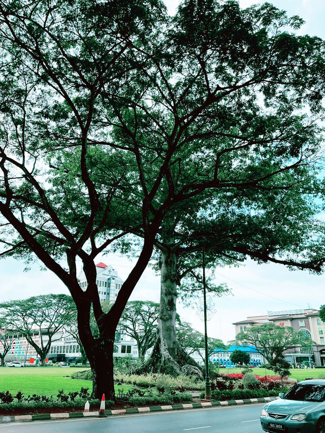 Strolling Through History: Padang Merdeka on Foot