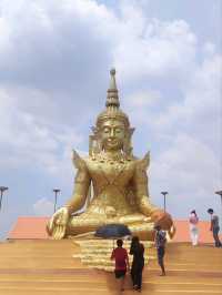 ฉะเชิงเทรา ก้อมีที่ให้ไหว้พระเยอะมาก ได้ บรรยากาศ 
